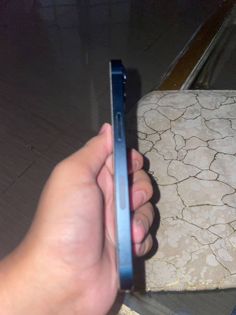 Apple iPhone 13 3