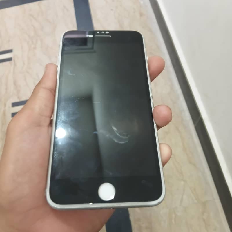 Apple iPhone 7 Plus 1