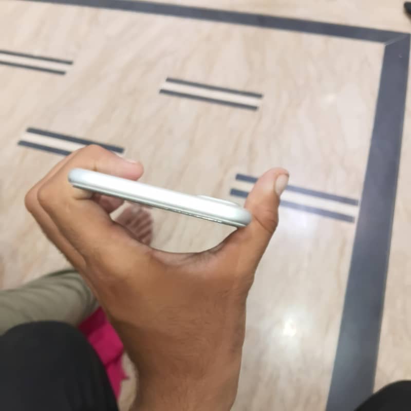 Apple iPhone 7 Plus 2