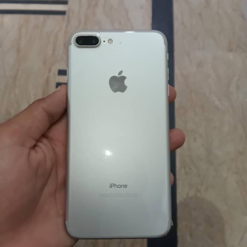 Apple iPhone 7 Plus 5