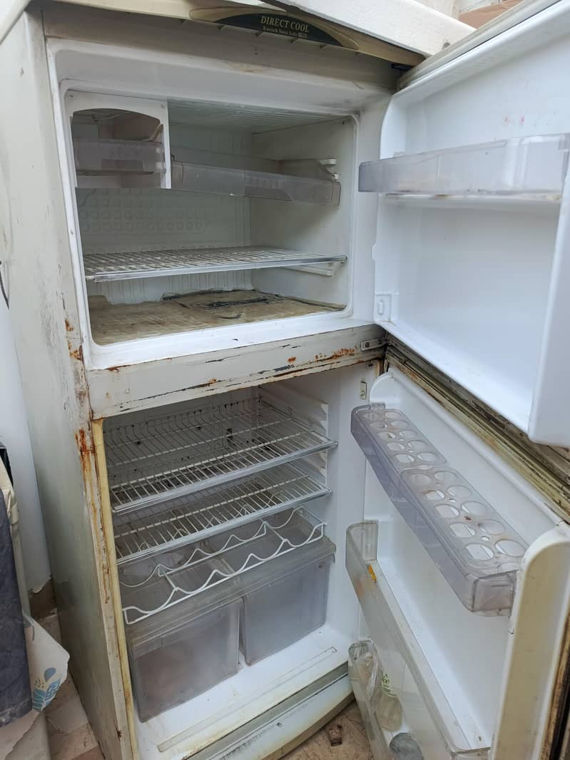 Refrigerator 4
