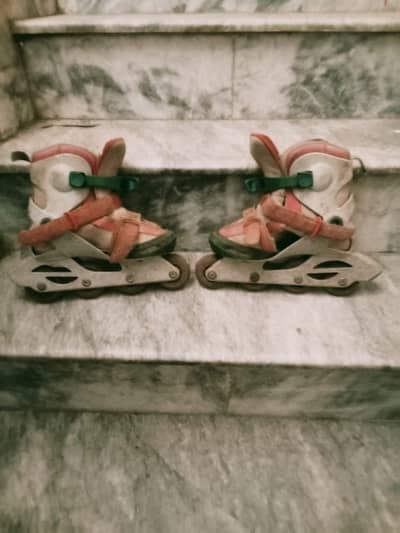 skating shose good condtion a 1