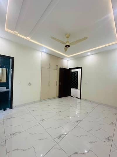 10 Marla House for Rent in Nargis Block, Bahria Town Lahore