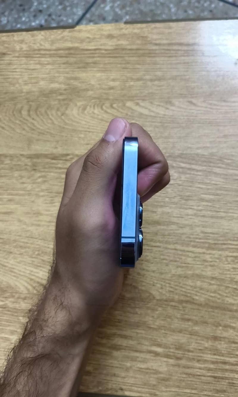 Apple iPhone 13 Pro 3