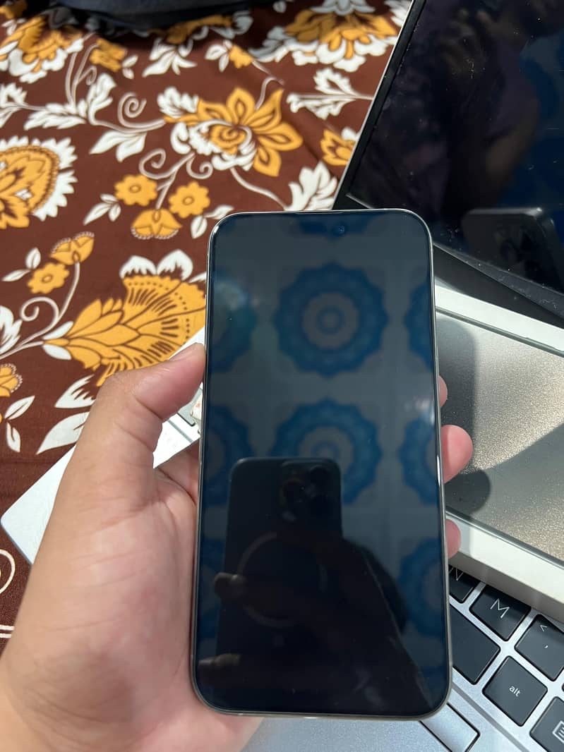 Apple iPhone 15 Pro Max jv 1