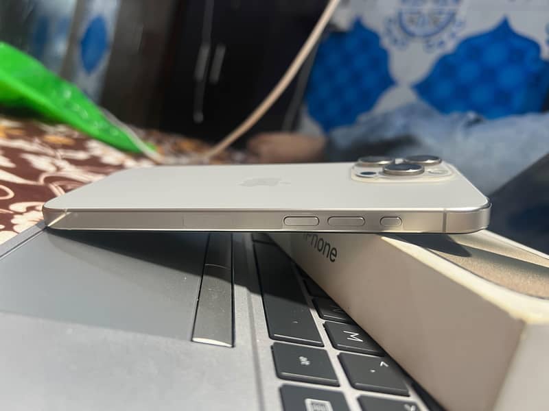 Apple iPhone 15 Pro Max jv 6