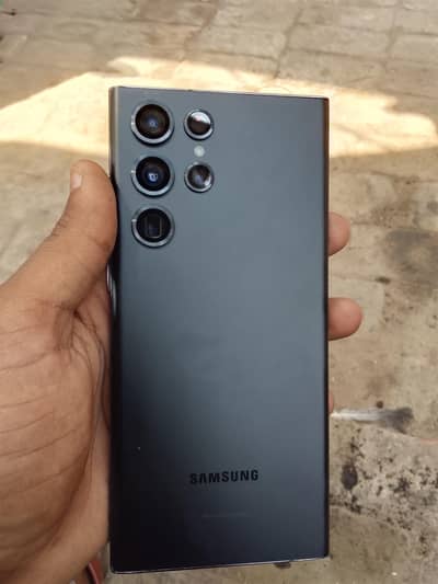 Samsung Mobile S22 Ultra. . . exchange possible. 12.256 me ha
