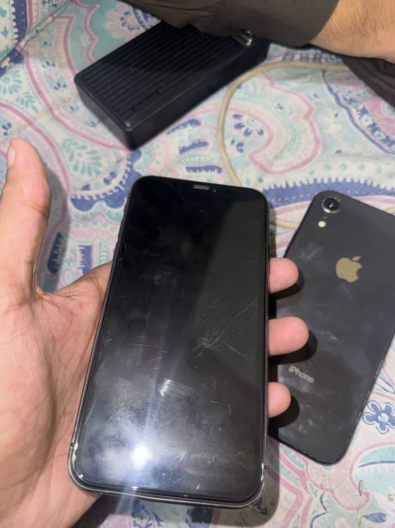 iPhone 11 0