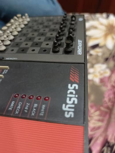 Explorer scisys portable automatic chess