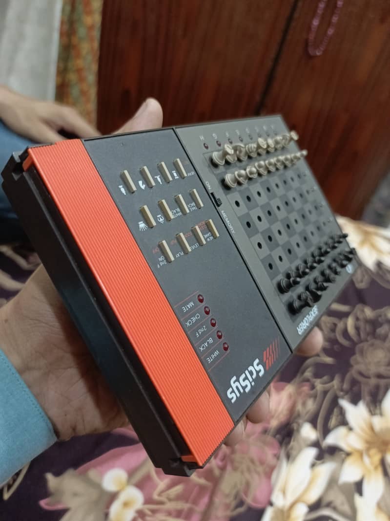 Explorer scisys portable automatic chess 2