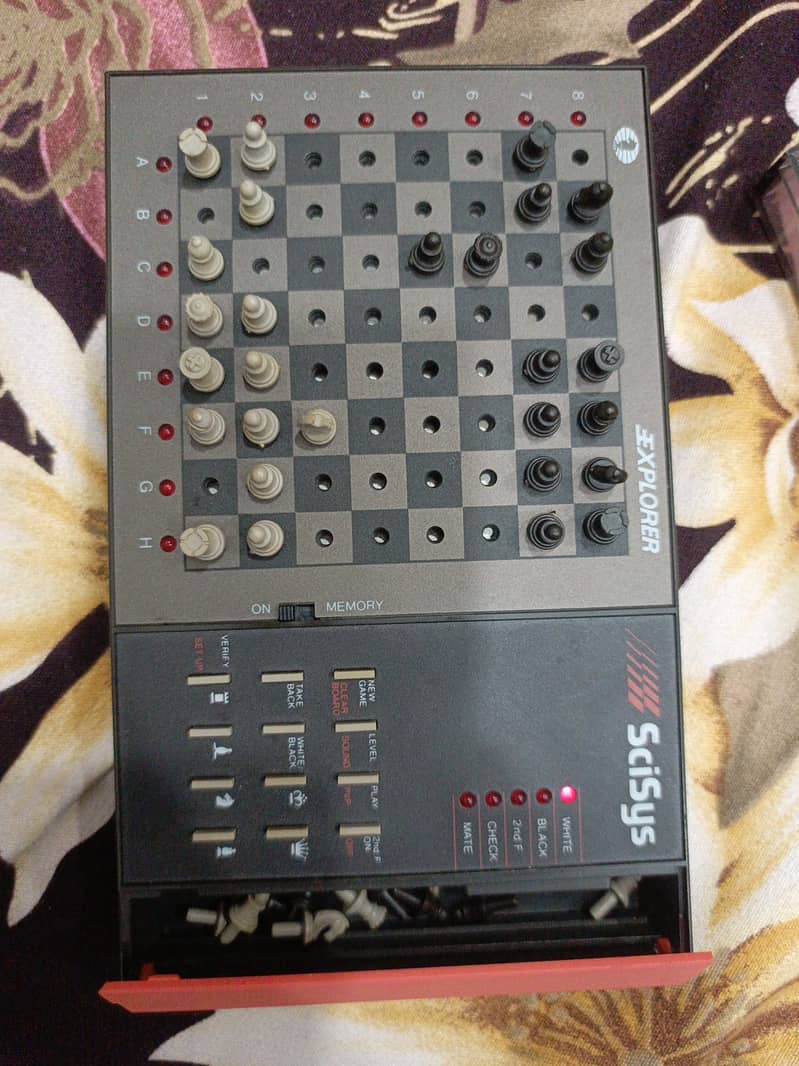 Explorer scisys portable automatic chess 3