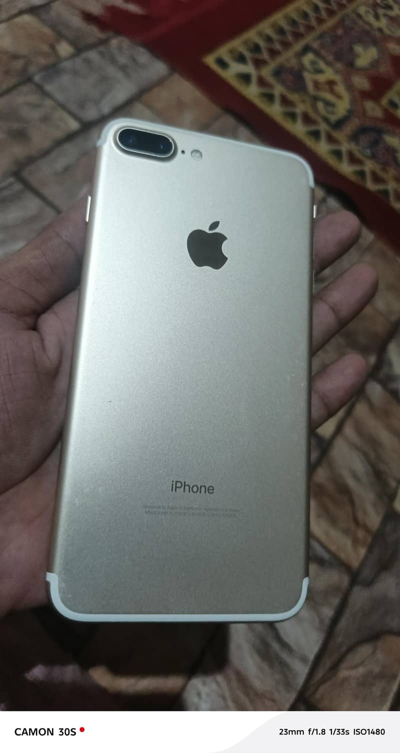 Apple iPhone 7 Plus 2