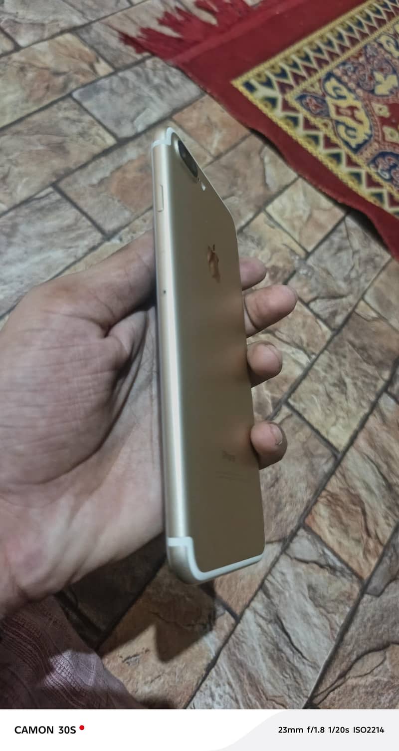 Apple iPhone 7 Plus 3