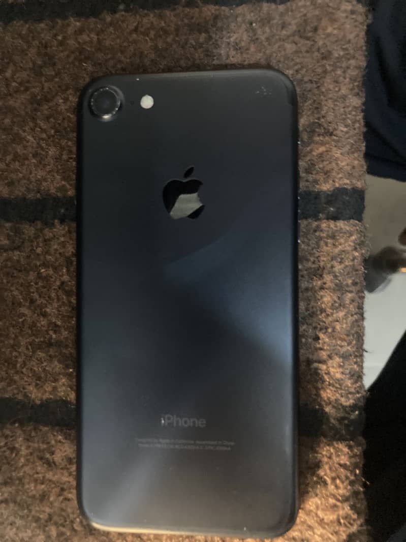 Apple iPhone 7 0