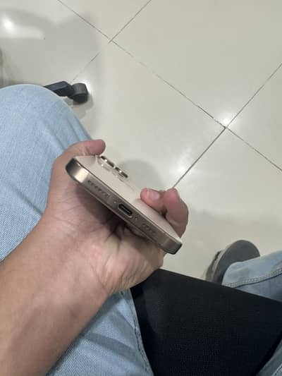 iPhone 16 Pro Max FU