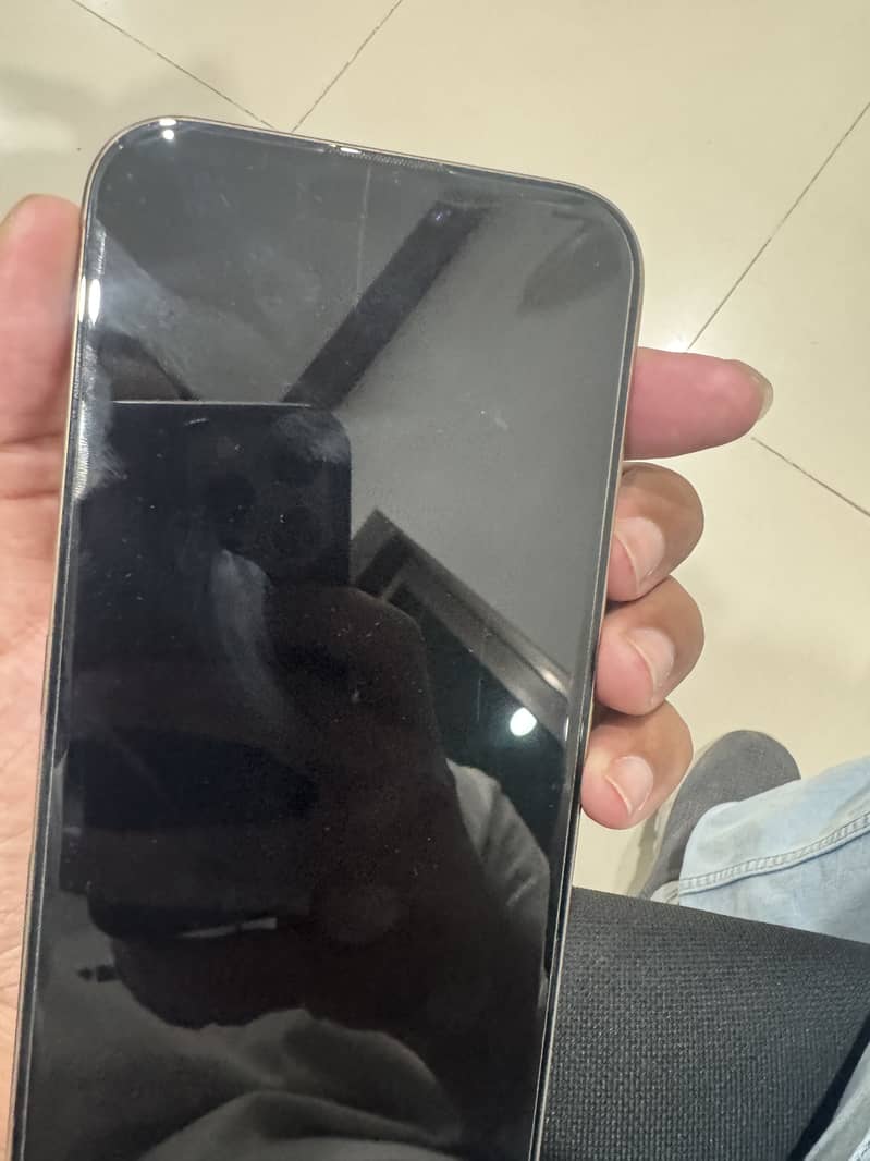 iPhone 16 Pro Max FU 4