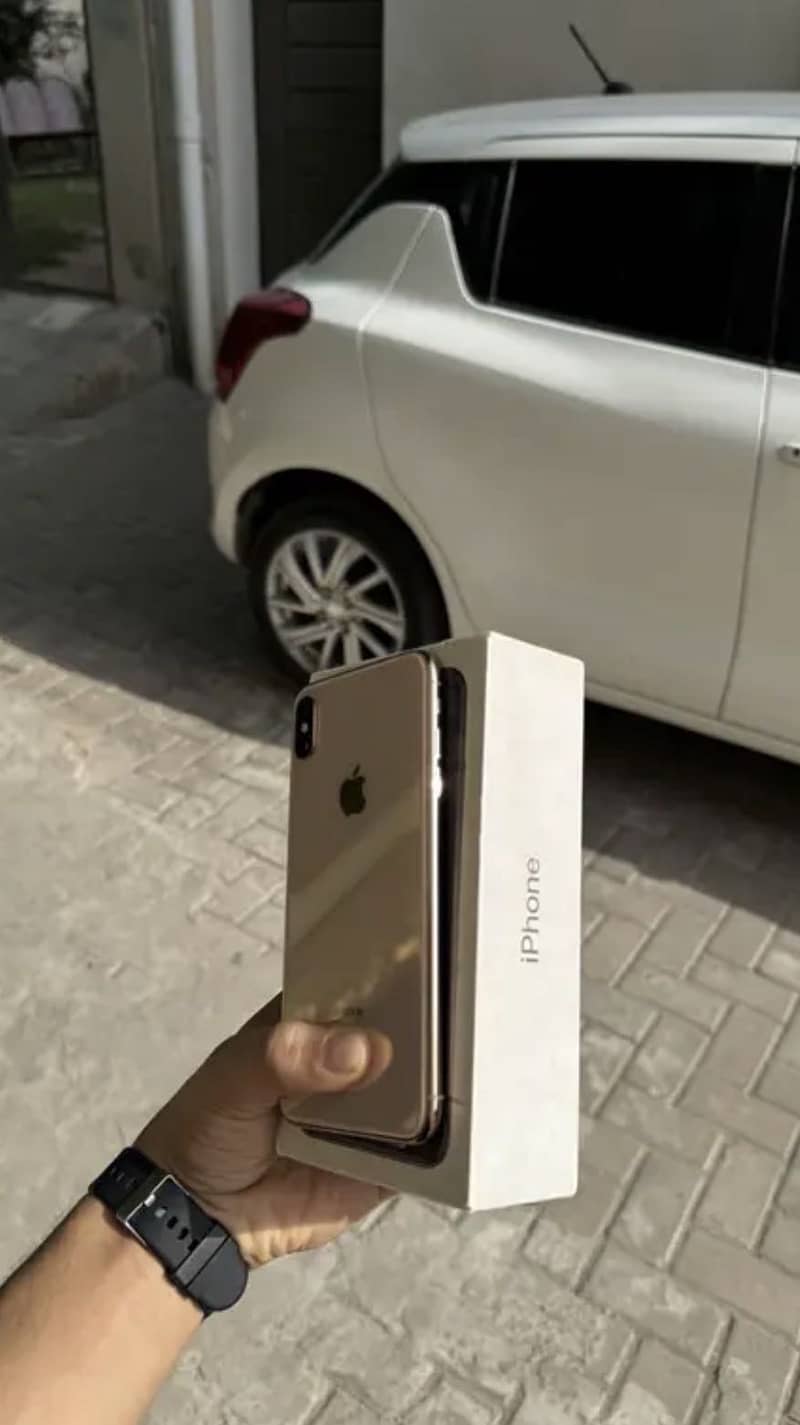 Apple iPhone XS Max 6