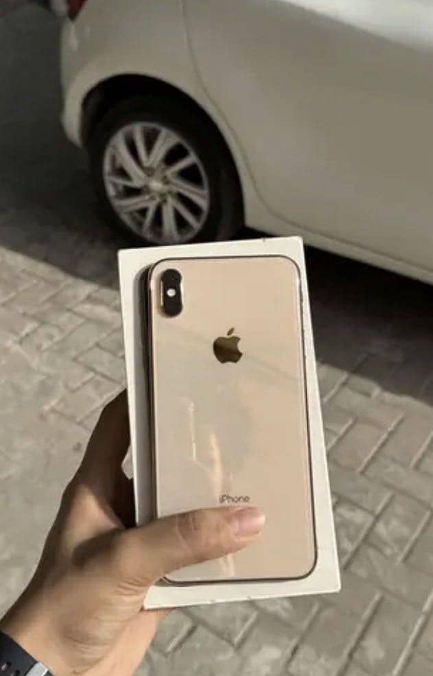 Apple iPhone XS Max 7