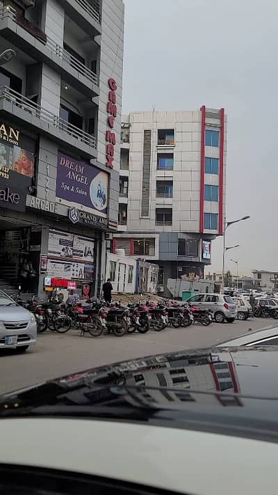 1 Kanal Commercial Plaza For Sale. Dem 1.50 Billion Negotiable Rent Coming 6 Million Plus Per Month