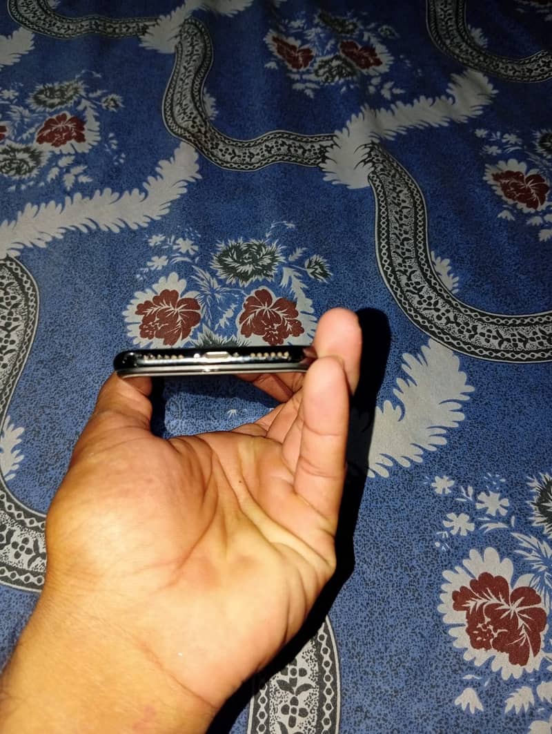 Apple iPhone X 0
