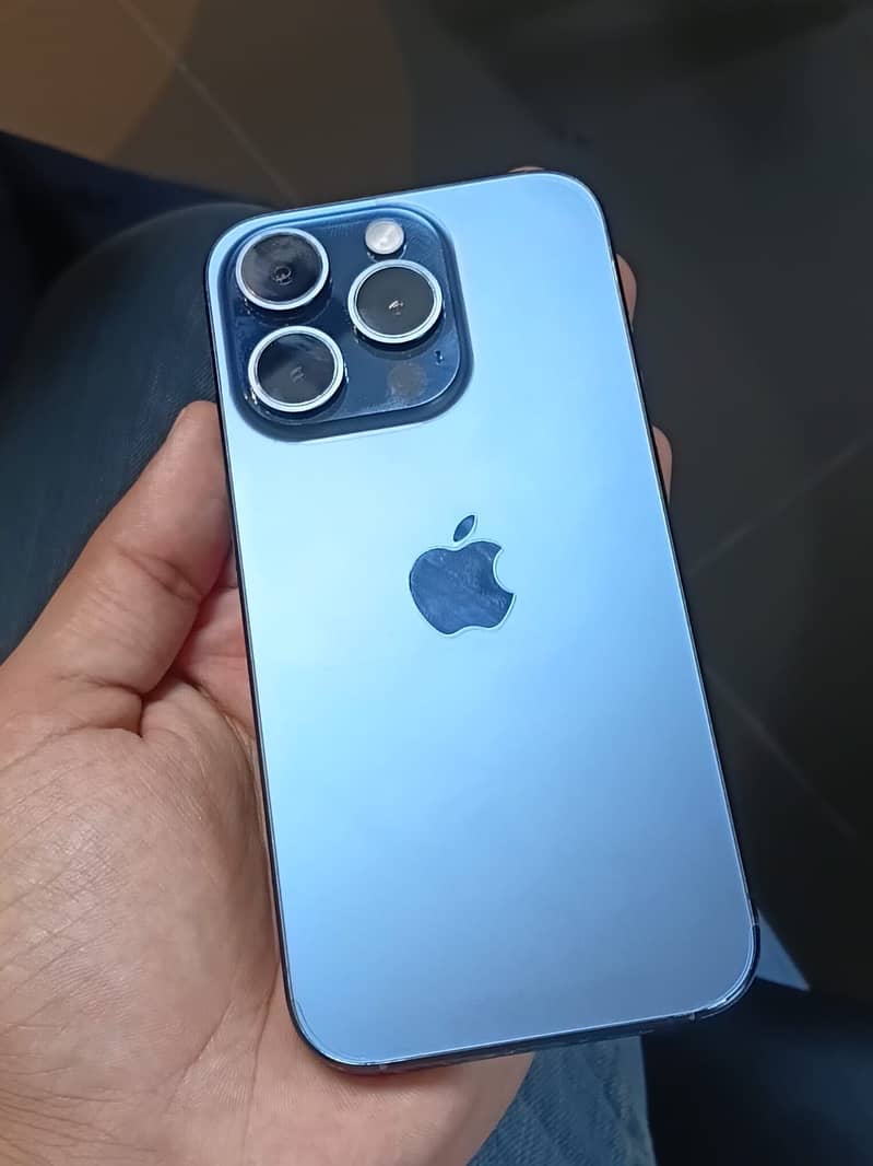 Apple iPhone 15 Pro 0