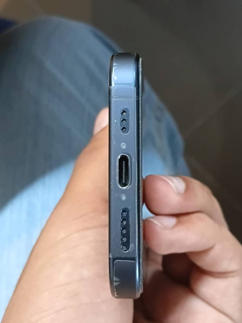Apple iPhone 15 Pro 3