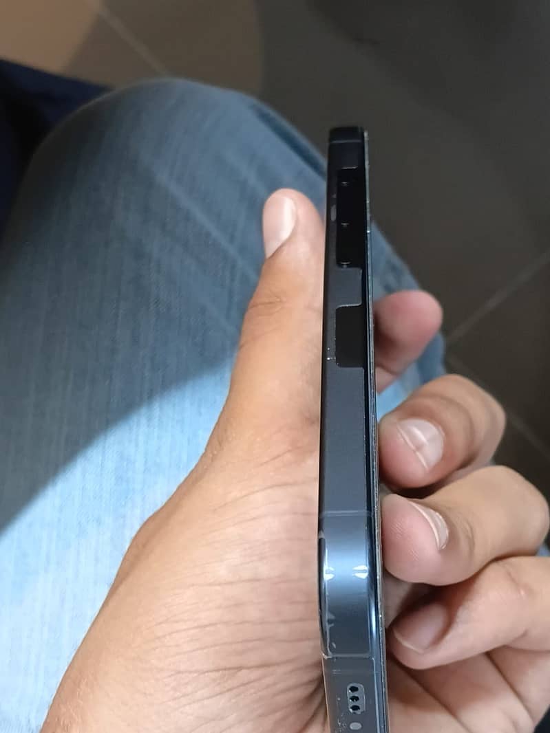 Apple iPhone 15 Pro 4