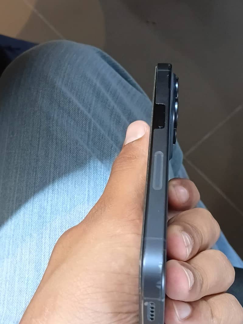 Apple iPhone 15 Pro 6