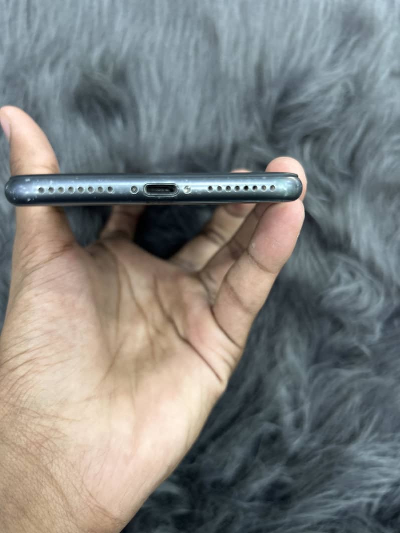 Apple iPhone 8 Plus 2