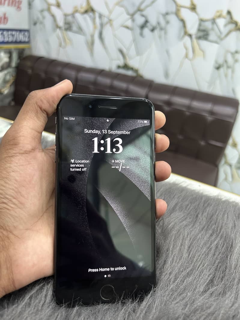 Apple iPhone 8 Plus 3