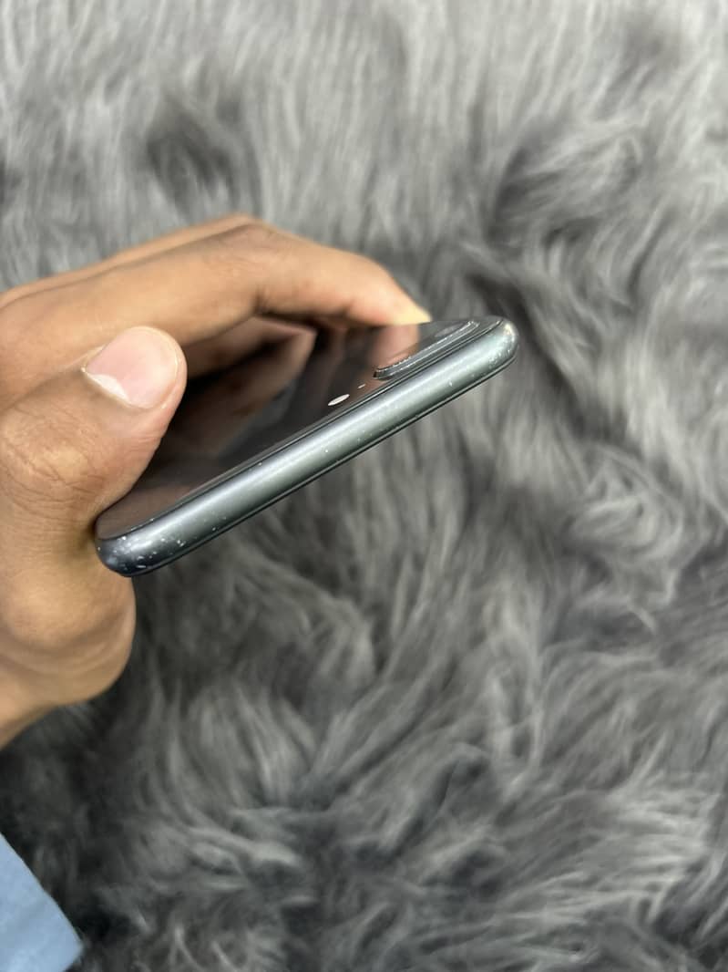 Apple iPhone 8 Plus 5