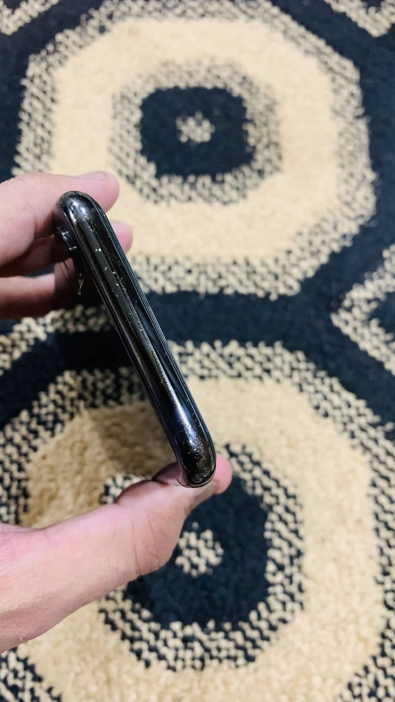 Apple iPhone X 3