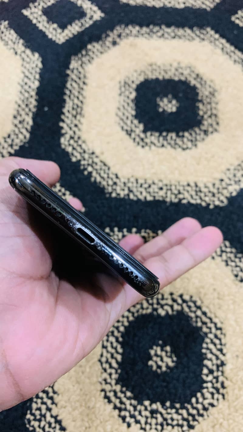 Apple iPhone X 5