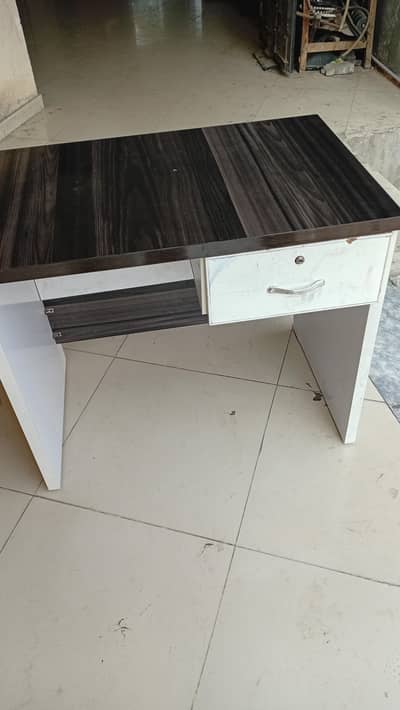 tables for Sale 1 years used