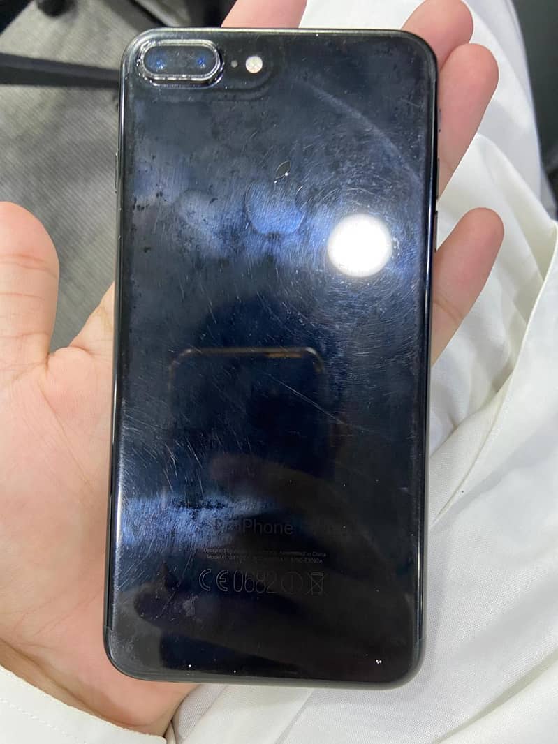 Apple iPhone 7 Plus 6