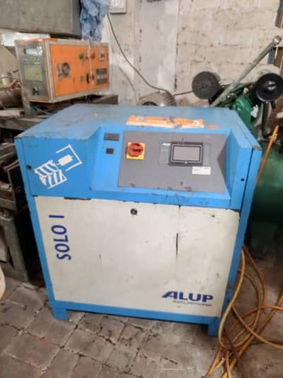 Screw air compressor