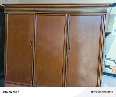 3 door wardrobe 2 piece in very good condition