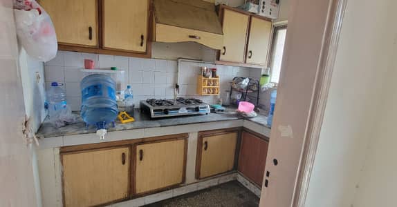 G11/4 near Sunday bazar 2bed 865sq flat available for rent