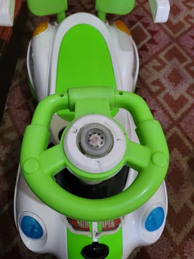Ride on car for kids in good condition