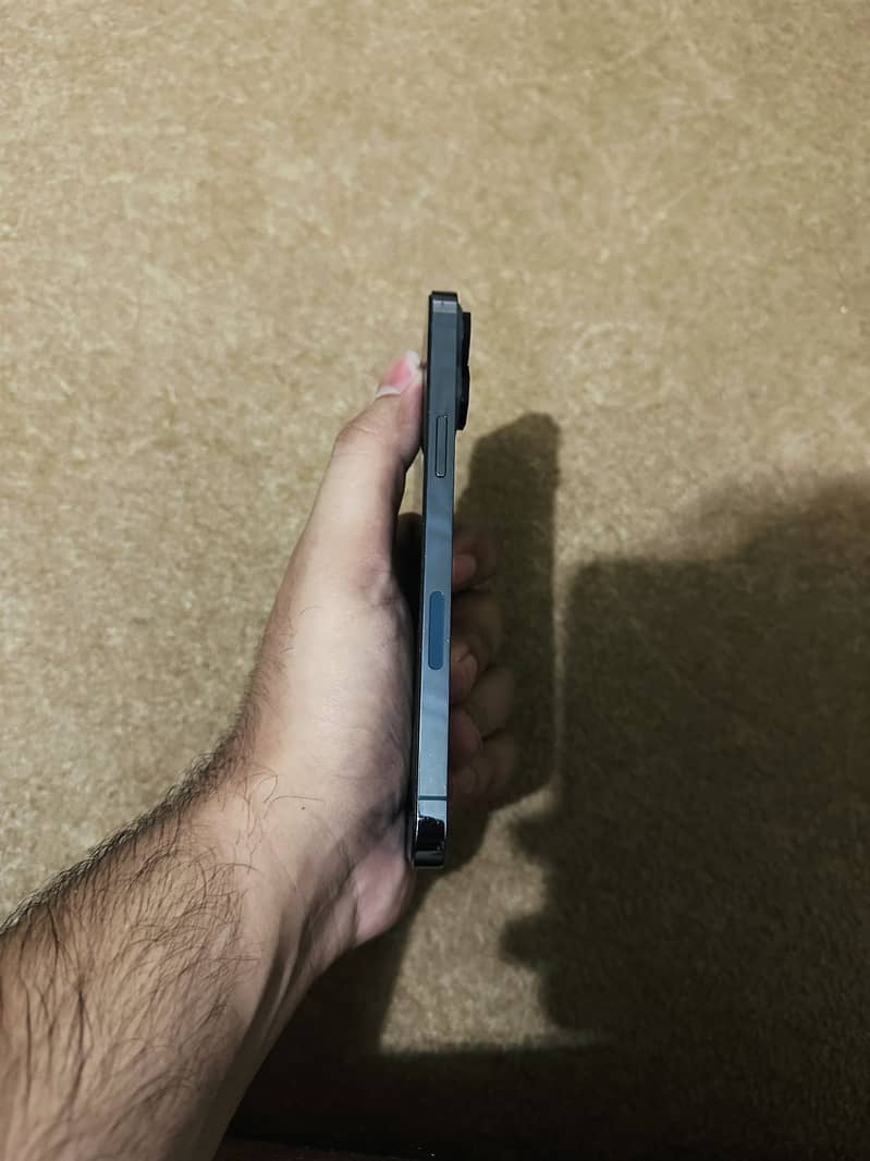 Apple iPhone 13 Pro Max 4