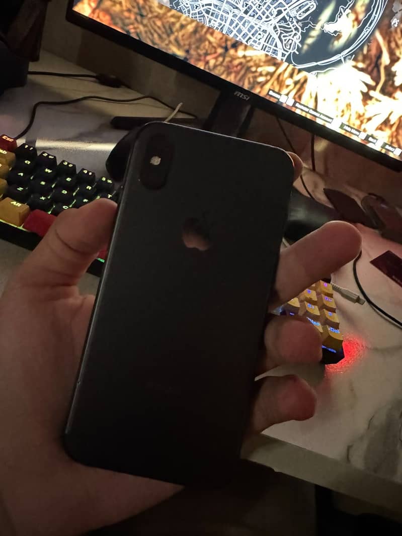 Apple iPhone XS 6
