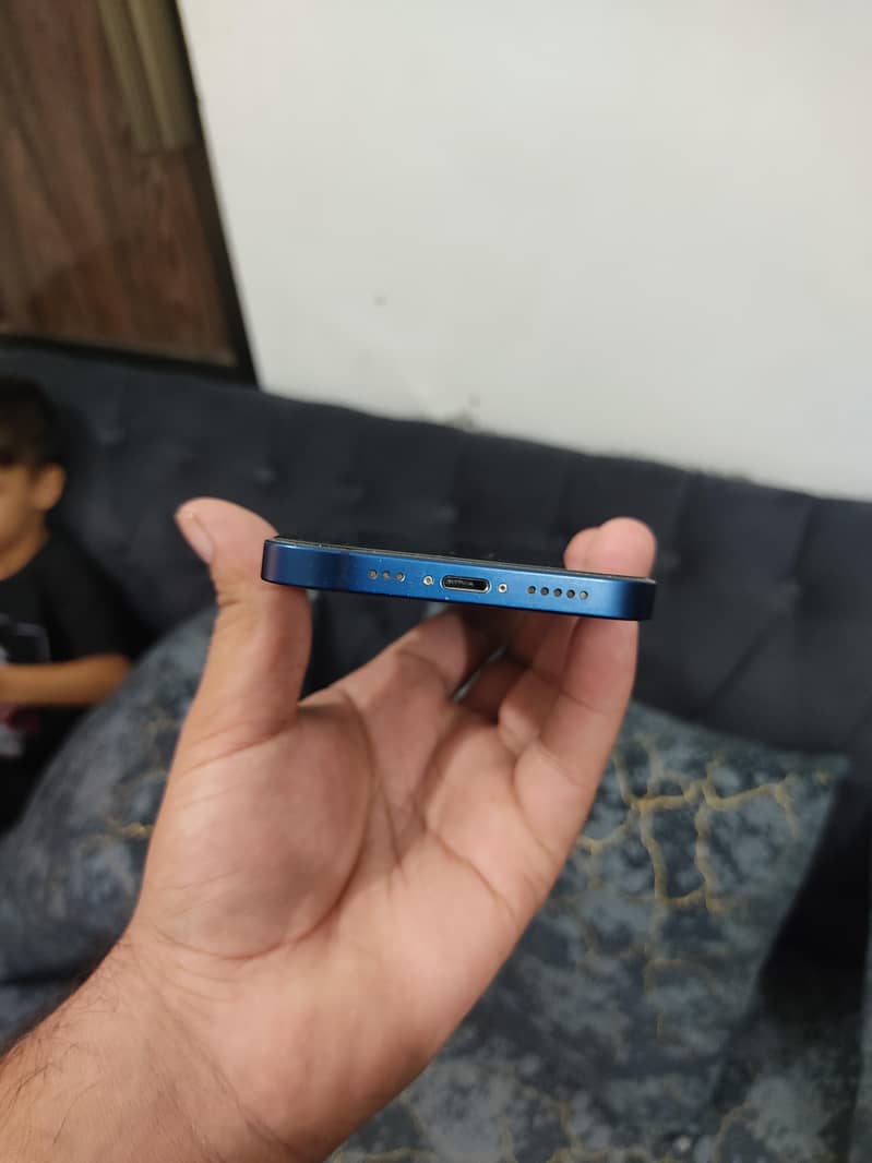 Apple iPhone 12 3