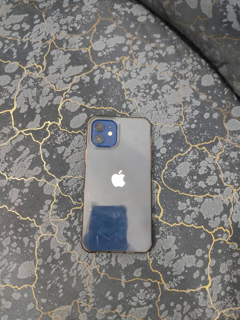 Apple iPhone 12 4