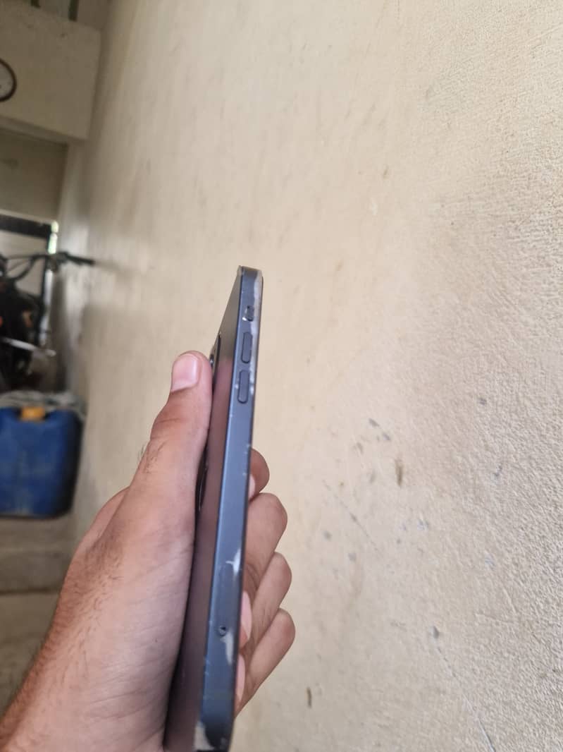 iPhone 12 2