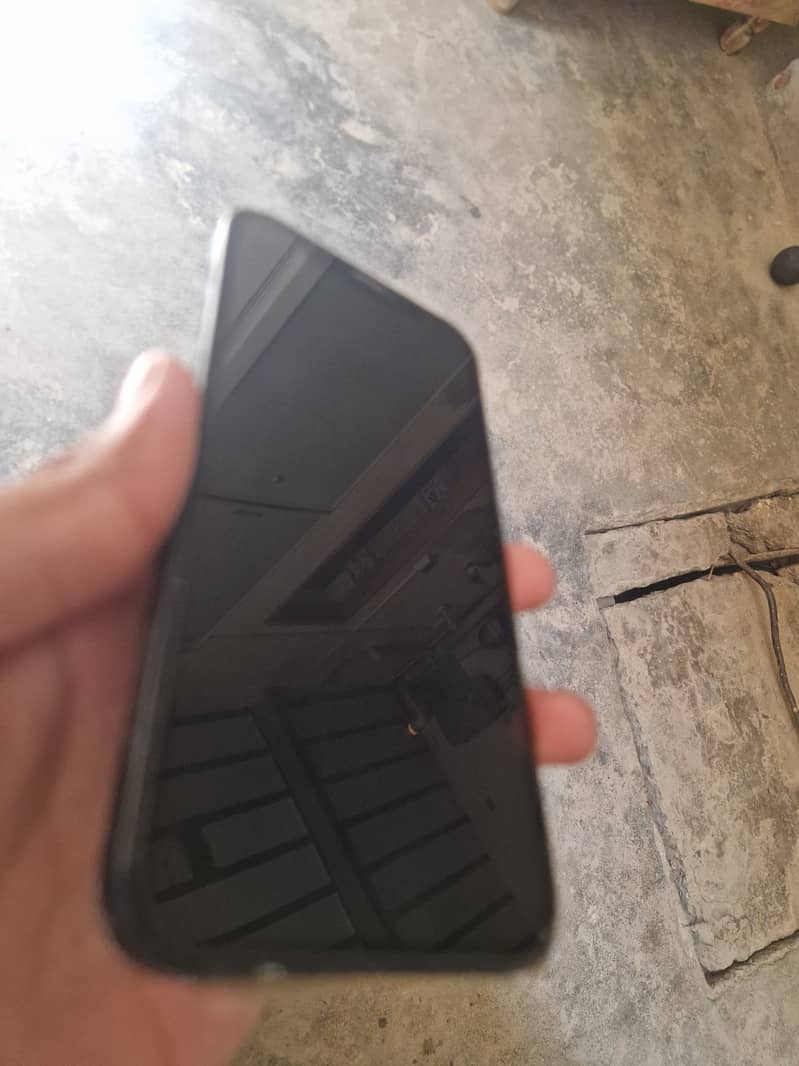 iPhone 12 4