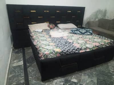 King size Bed