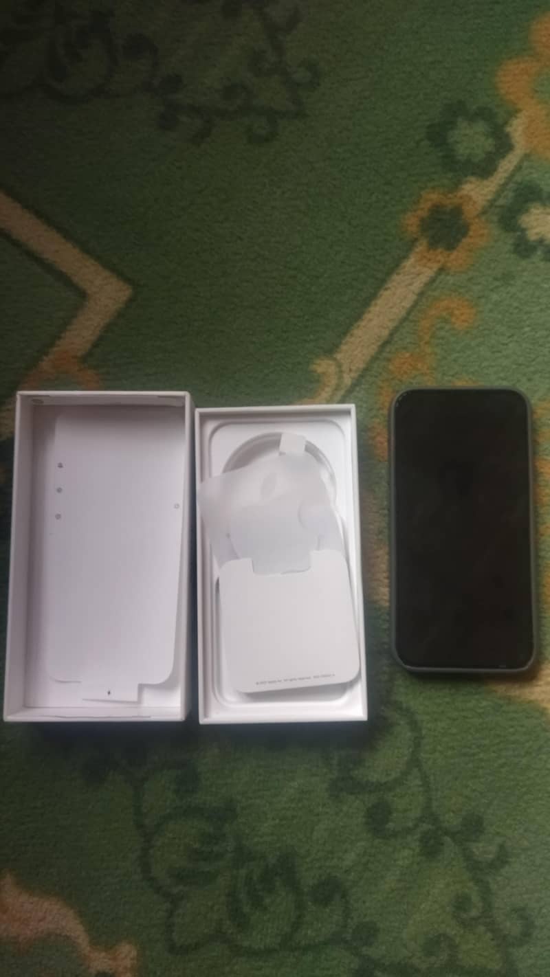 Apple iPhone 13 2
