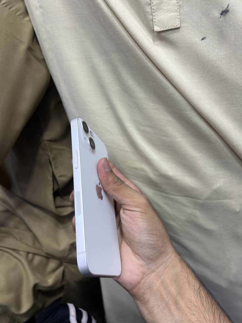 Apple iPhone 13 1