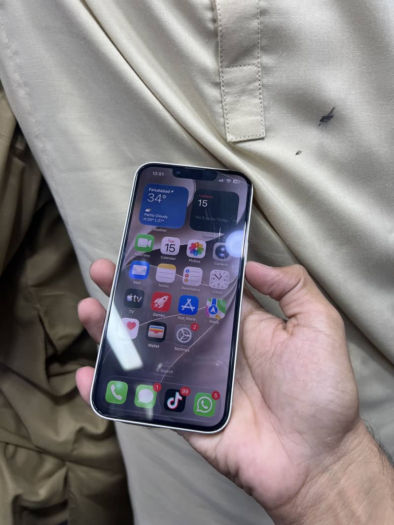Apple iPhone 13 7