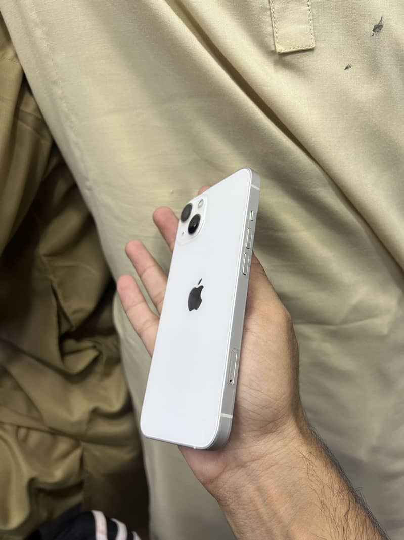 Apple iPhone 13 2